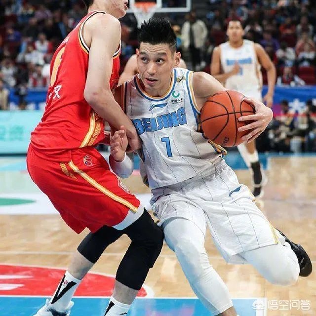 今晚的CBA，林书豪身穿印有自己和高以翔合影的球鞋出战，以此来缅怀好友，你怎么看？