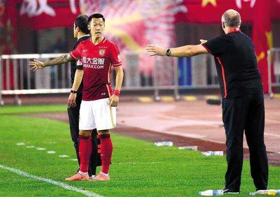 对斯科拉里最客观的评价是什么？