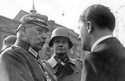 让希特勒都害怕的人是谁？希特勒为什么不敢直视兴登堡？