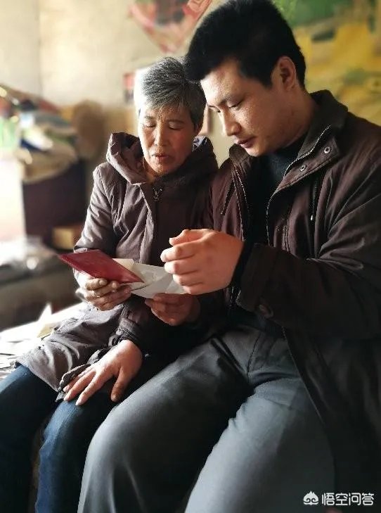 辽宁葫芦岛一学生出车祸成植物人,40多个同学用4年帮他唤醒记忆,你怎么看?