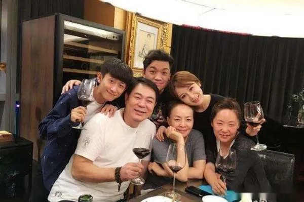 宋丹丹的恋情为何如此坎坷？