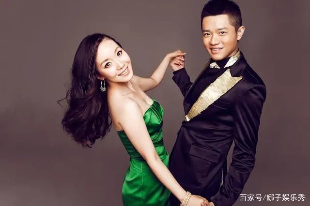 凤凰传奇组合现状，一个嫁经纪人身价不菲，另一个怎样了？