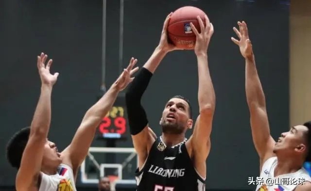 史蒂芬森辽宁队首秀砍31+7+8帮助球队取胜，如何评价他本场比赛表现？