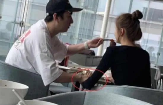 王思聪前女友甜仇发文回应分手 盘点王思聪历届女友