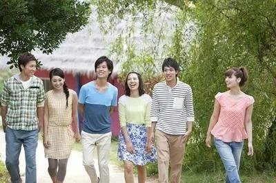 河北师范大学通报学生坠楼身亡事件