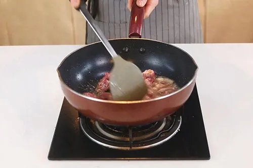 红焖羊肉的做法 家常红焖羊肉做法