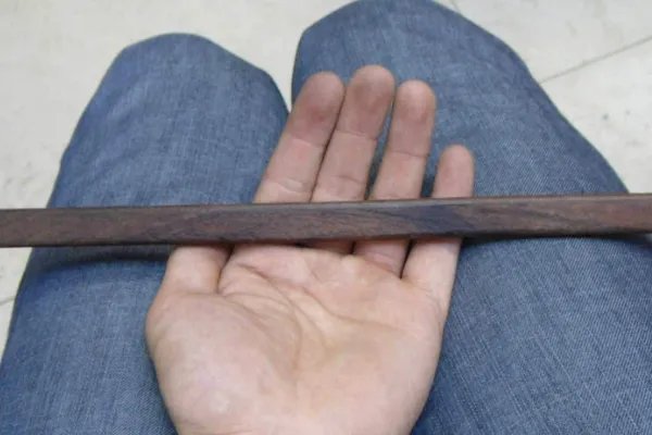 把戒尺还给老师，你会认可吗，为什么？