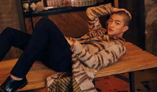 万籽麟和屈楚萧在一起过吗？