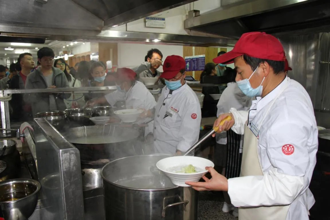 西安高校食堂开定点扶贫窗口