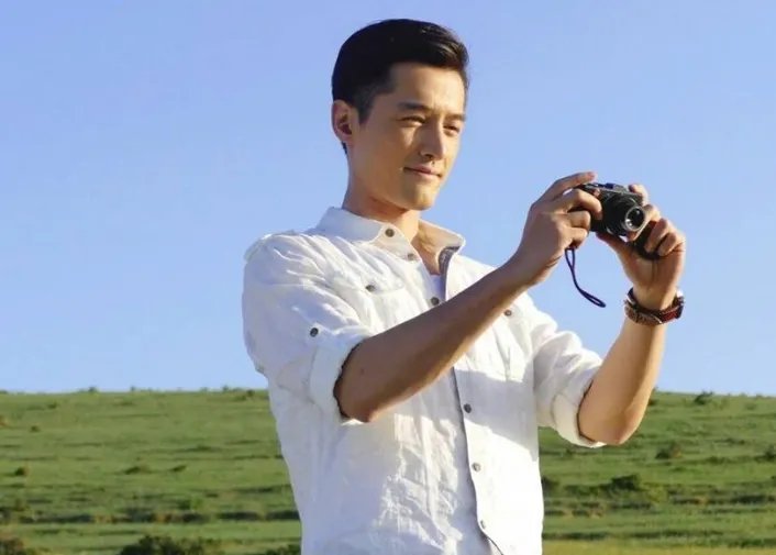 江疏影提醒大家付尾款时别忘了过光棍节,她和胡歌为什么没有走到一起?