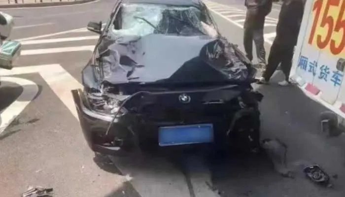 大连男子驾车撞死5人:系报复社会 大连男子驾车撞死5人,因投资失败报复社会