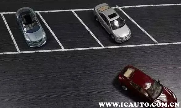 左右倒车入库最简单又最准的方法,新手最笨的倒车入库方法