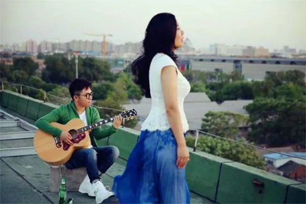 歌手汤潮突然失联，为何连潮嫂颜安也不知其下落？