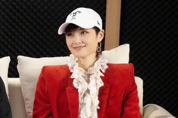 李宇春，周冬雨类型的女生，找什么男朋友才合适？