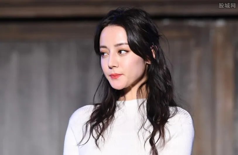 迪丽热巴男朋友 神秘男友身份被曝光