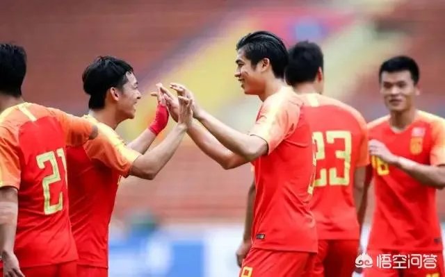 国奥狂屠菲律宾张玉宁背转体头球梅开二度,他是不是已经超越了武磊成了国足锋线头牌?