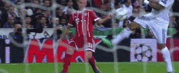 再次被皇马淘汰无缘欧冠决赛，拜仁的问题出在哪里？