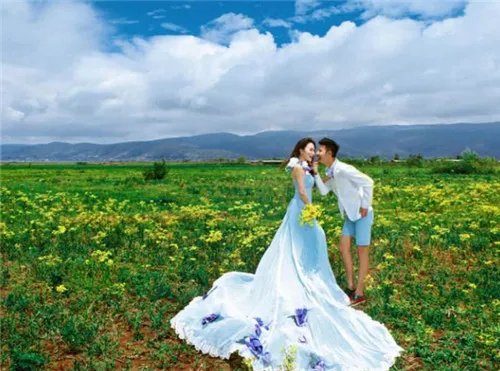 让你美到哭的草原婚纱照 中国5大草原外景推荐