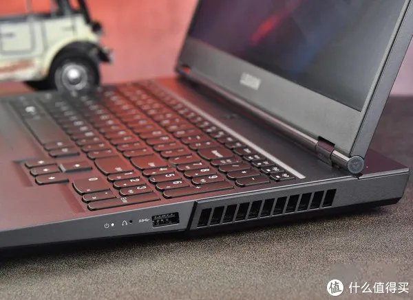 联想拯救者全面屏游戏本,强劲性能畅玩端游无压力