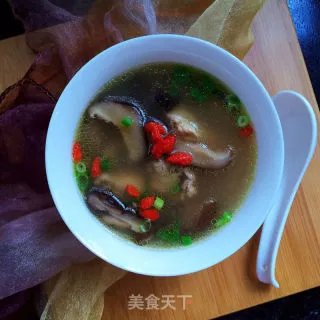 清炖香菇鸡汤