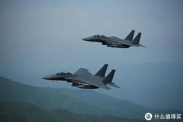 值影片单｜从一战到现代，十部经典空战电影，第一名当然是……