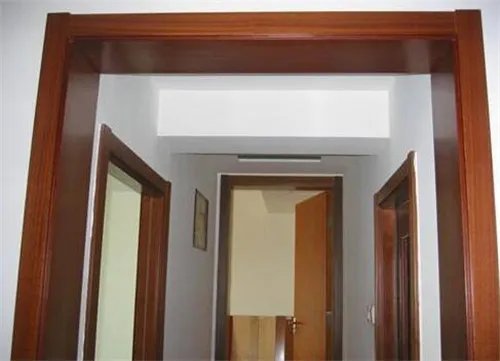 房门用什么材料做的