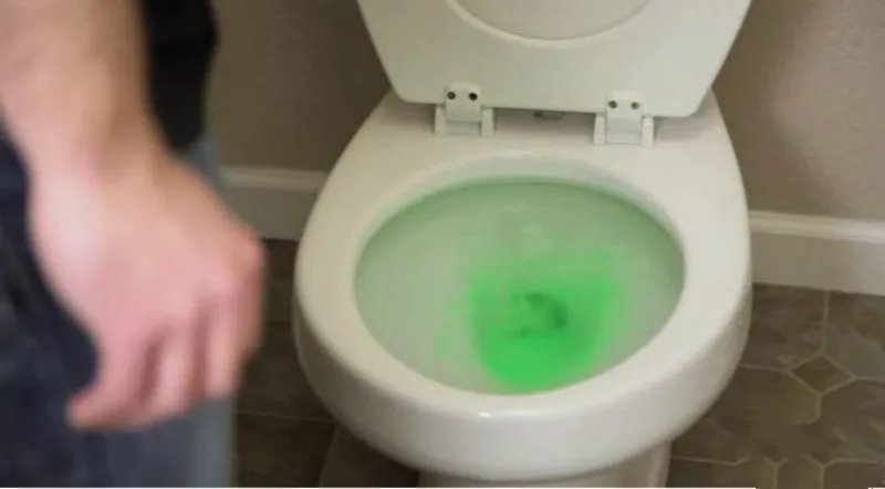 马桶疏通可以使用烧碱吗？