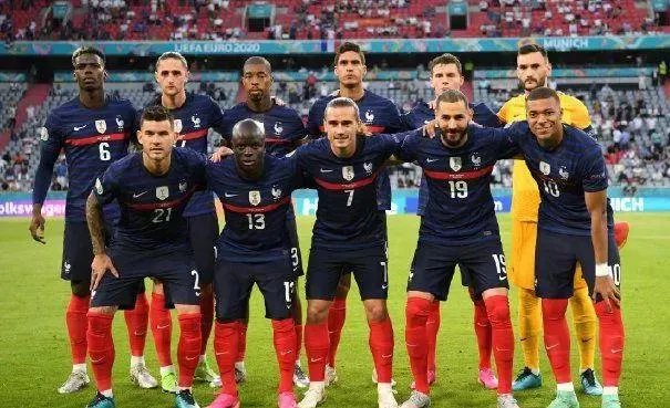 欧洲杯1/8决赛对阵出炉！多组强强对话，哪些球队能挺进八强？