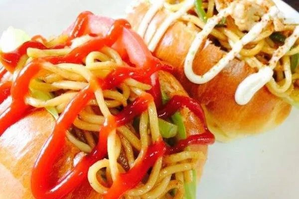 炒面面包的做法