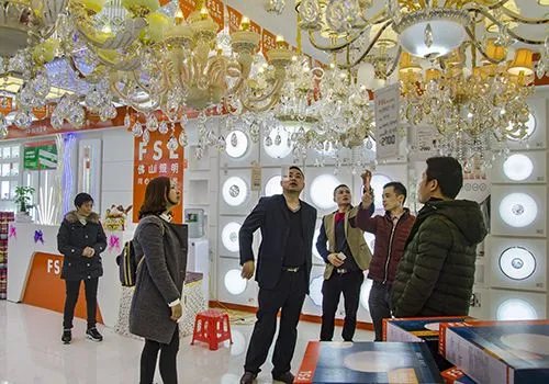 加盟灯饰要多少钱  投资一家灯饰店需要哪些费用