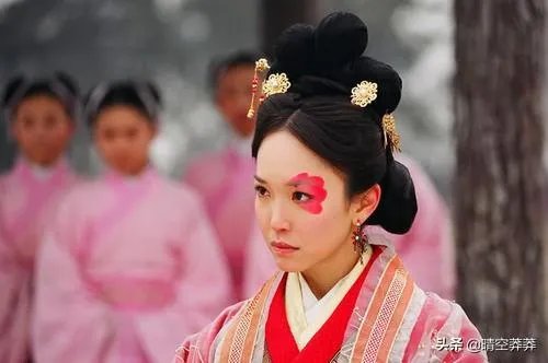 ＂有事钟无艳，无事夏迎春＂是什么意思？