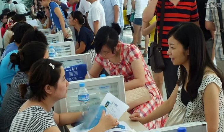 招聘不得限定性别 而且不得问婚育情况