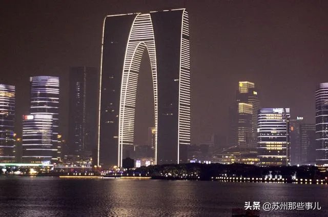 苏州那个像秋裤一样的大楼就叫秋裤楼吗？