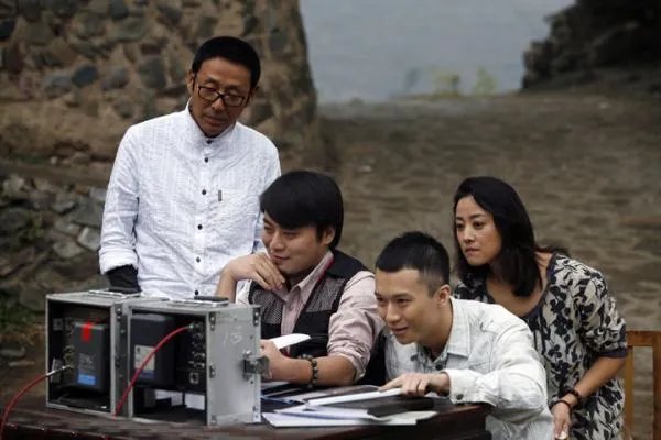 你如何看待人民日报称甘当塑料演员迟早会凉凉这件事？