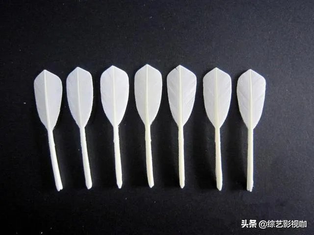 羽毛球用什么毛的比较耐打呢？各位大神能给推荐一下吗？