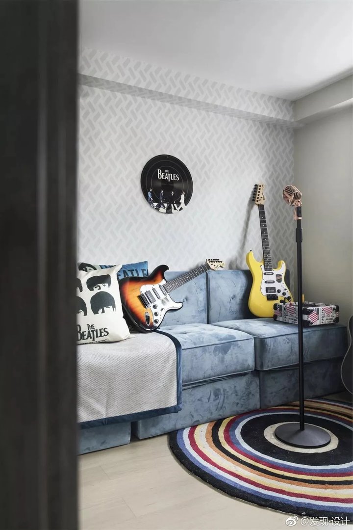 东莞万科金域广场Loft公寓都市生活中，日常的状态充满忙碌与...