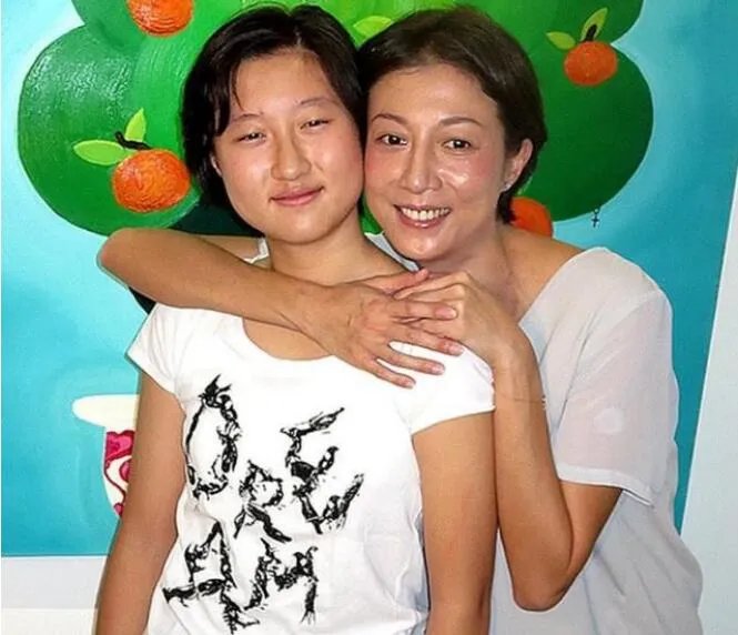 林凤娇和吴绮莉的差别在哪 林凤娇如何谈吴绮莉的