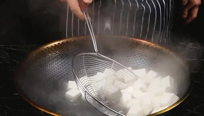 鲫鱼豆腐汤的做法 鲫鱼豆腐汤怎么做