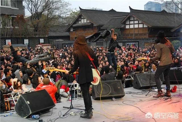 《成都》的小酒馆有什么历史吗？