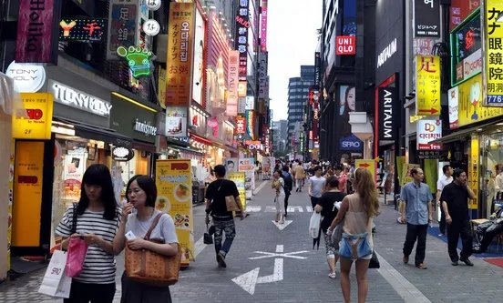 韩国首次出现全年人口负增长，造成此现象的原因是什么？