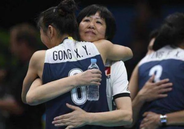 郎平为什么到美国执教？