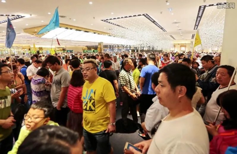 外交部提醒春节假期非必要不出国 中国公民出游要谨慎