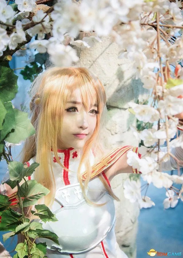 螺旋猫萌神Tomia最新Cos 颜值高穿白丝制服好诱人