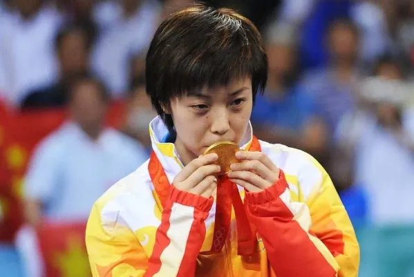 涔掍箵鐞冨ぇ婊¤疮寰椾富閮芥湁璋侊細鍗佷綅澶ф弧璐緱涓讳節浣嶆槸涓浗浜�