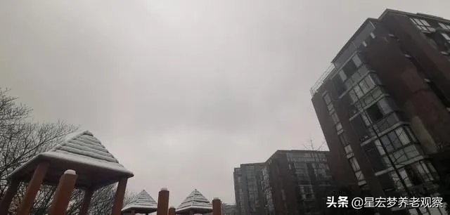 最近想入手美达浅草明苑小区的房子，但是中介推荐了一个边户，美达浅草明苑小区噪音大吗？可以入手吗？