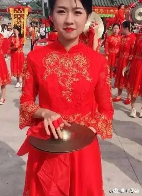 翁佳娜为什么能一下爆红？能红多久？