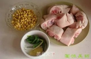 黄豆炖猪蹄