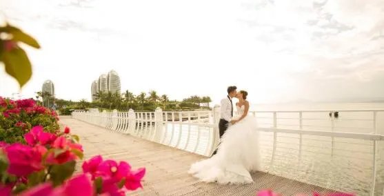 拍婚纱照去哪拍比较好 一般婚纱照多少钱一套