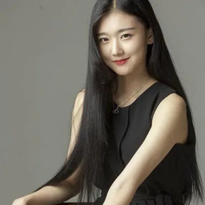 袁雨萱家庭背景大揭秘 当年因外貌出众被星探发掘