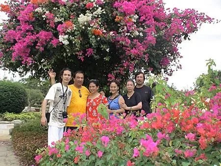 艾尔肯阿布都拉的妻子什么民族